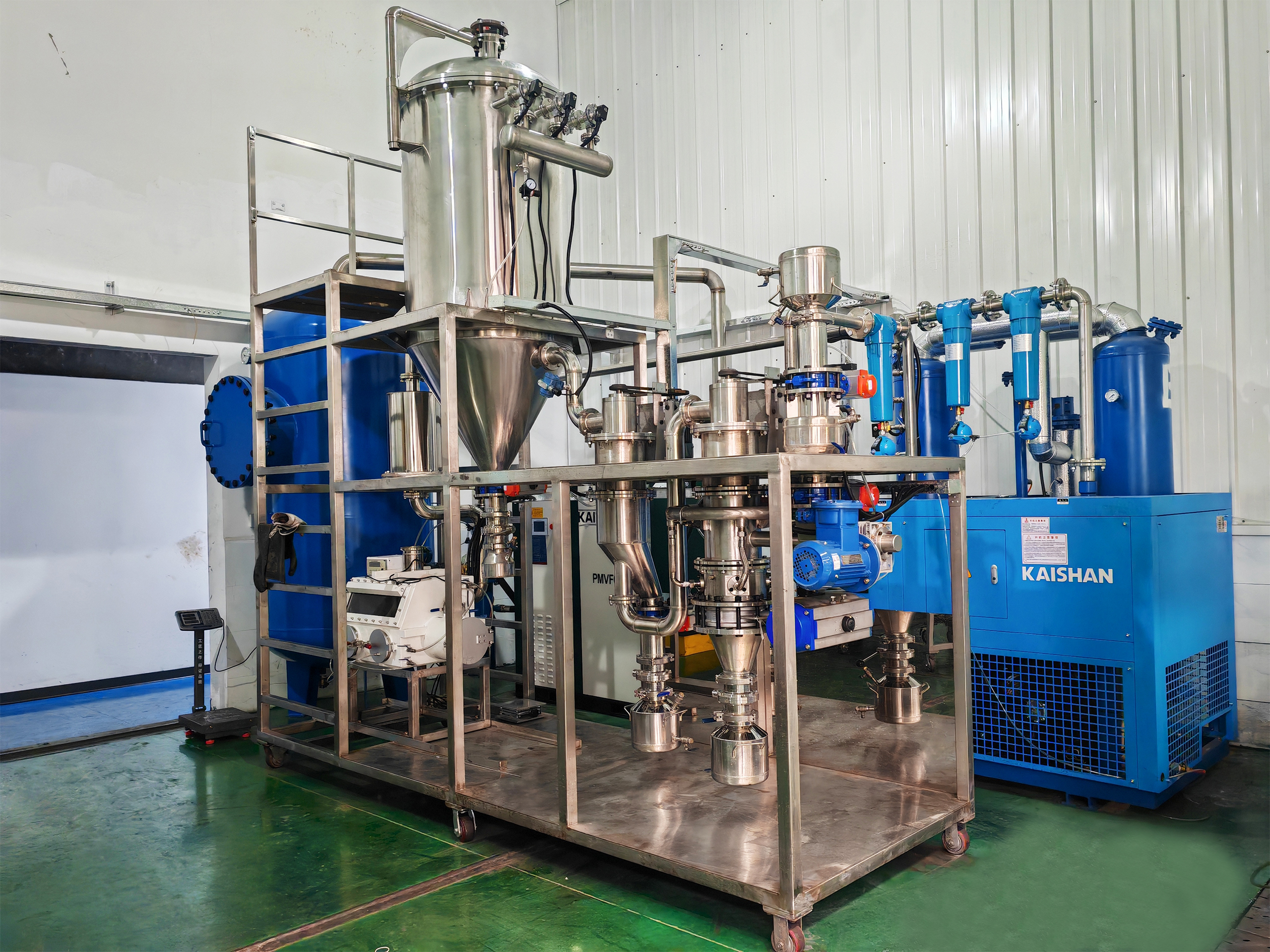 Дробильная и классифицирующая машина с защитой от инертного газа